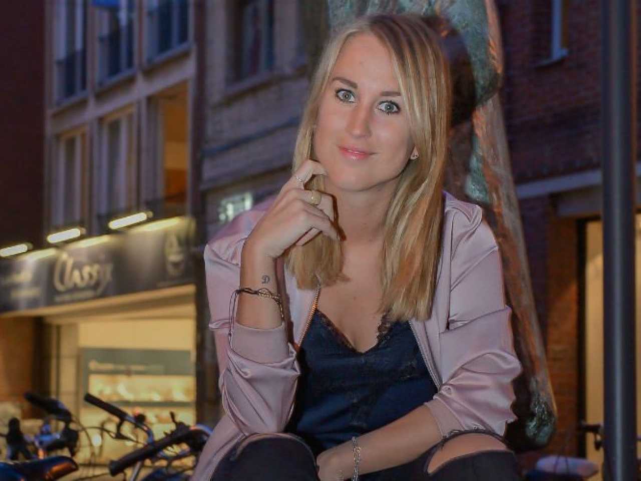 Kat Kerkhofs Kat Kerkhofs Vertelt Waarom Dries Mertens Geen Playstation Kat Kerkhofs Was 