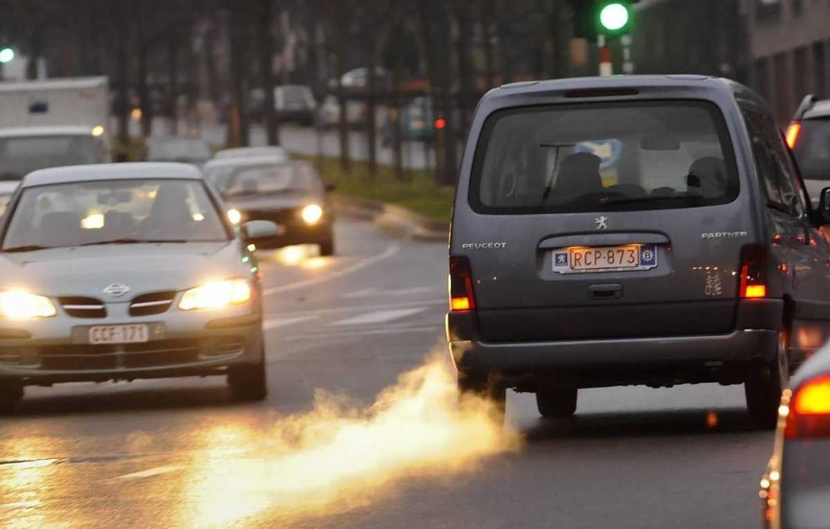 Kaarsen Kort leven Reserveren Enorm veel ergernis bij de mensen: "Álles doen ze om geld uit de auto te  slaan" | Redactie24