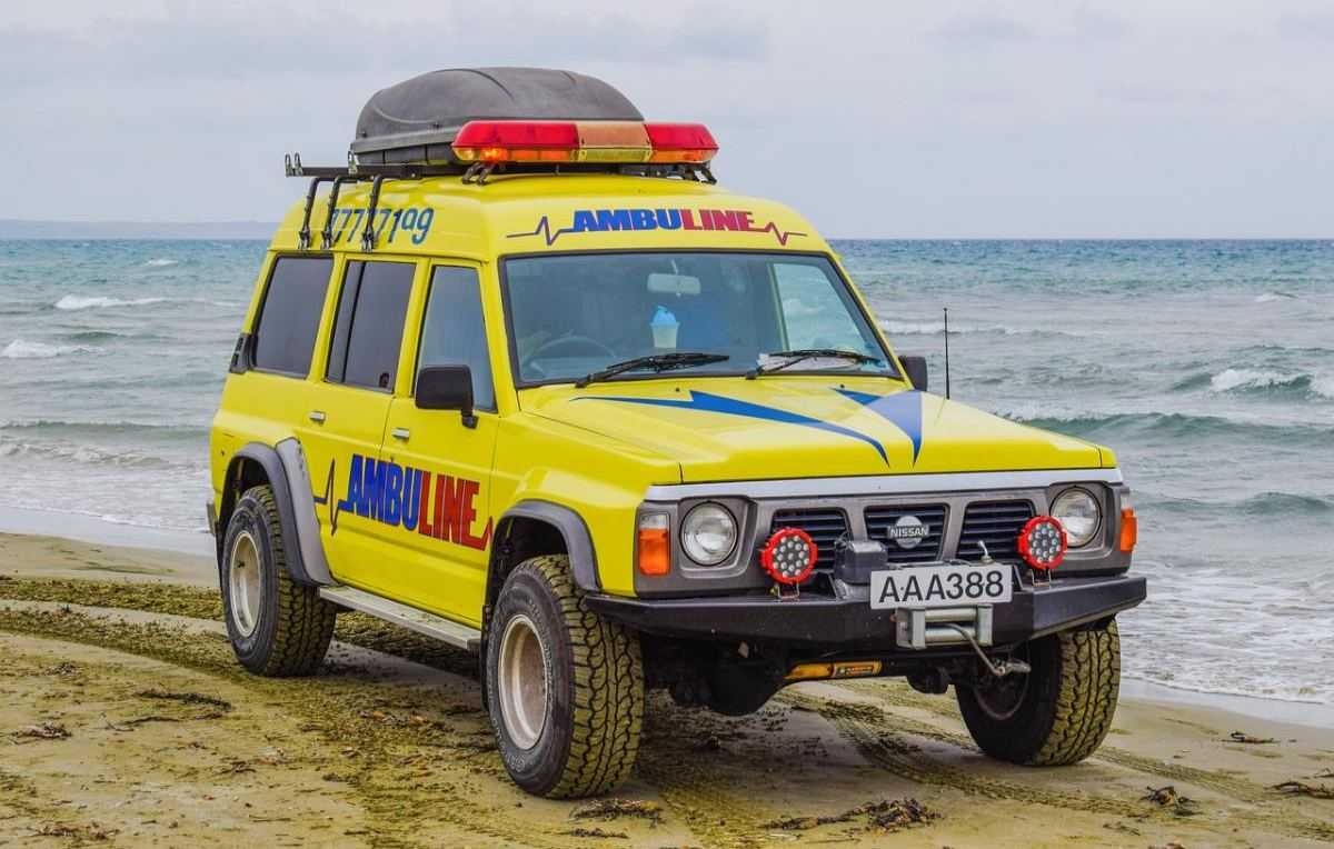 Ambulance (buitenland) - strand