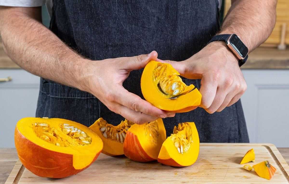 pumpkin pompoen, pompoenzaden, pompoen snijden