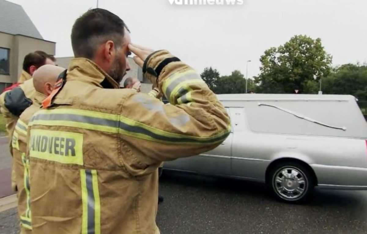 Bijzonder Pakkende Woorden Op Afscheid Van De Twee Brandweermannen Die ...