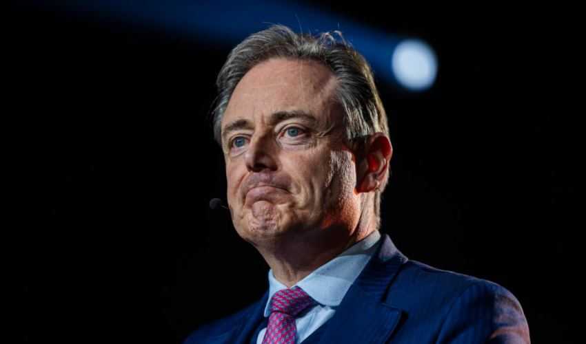 Oeps! Bart De Wever betrapt VTM NIEUWS op pijnlijke blunder