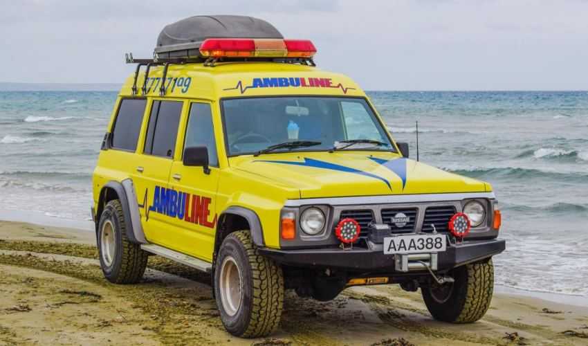 Ambulance (buitenland) - strand