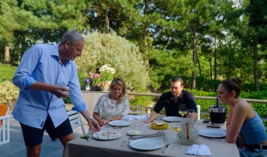 Kijkers vinden het niet mooi van Viktor Verhulst in ‘Komen Eten’: “Dat is wel je eigen familie, hé”